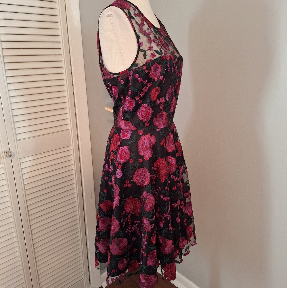 Tahari floral lace embroidery fit and flare dress sz 10 *C - Picture 4 of 10